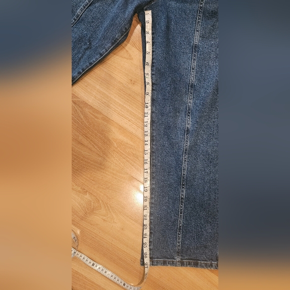 Jessica Simpson Barrel Leg High-Waist Jeans - Picture 3 of 3